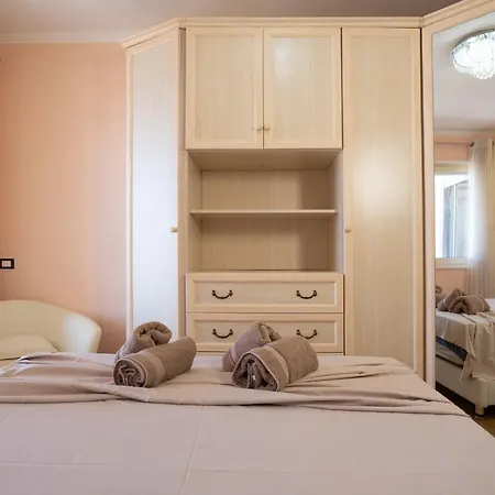 Sea View-apartment On The - Durres2 Apartmán